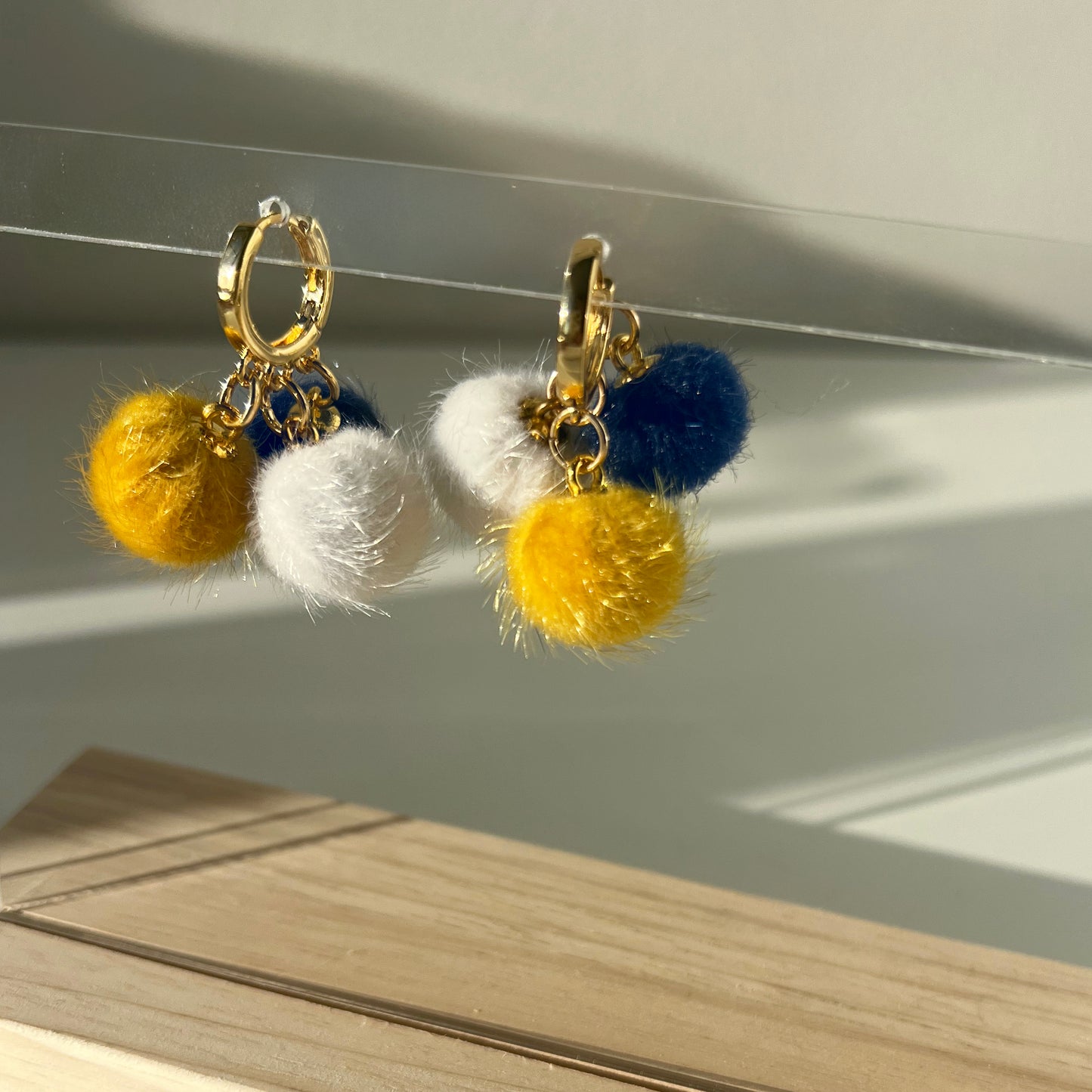 Pom Pom Huggies