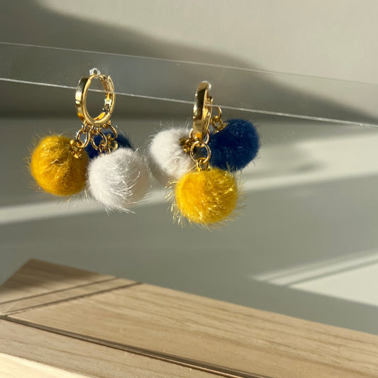 Pom Pom Huggies